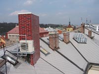 Komínový kryt GSM antén na Báňském úřadu