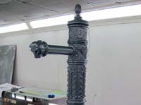 Vodní stojan historické kašny na náměstí T.G. Masaryka v Příbrami