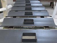 Stříšky závěsných držáků